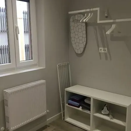 Calle Gil Y Carrasco - 4 Apartamento *
